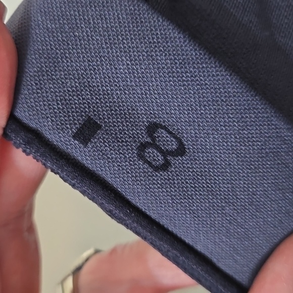 Lululemon Flow And GO CROP SIZE 8. GOOD CONDITION! WOMENS - Picture 4 of 7